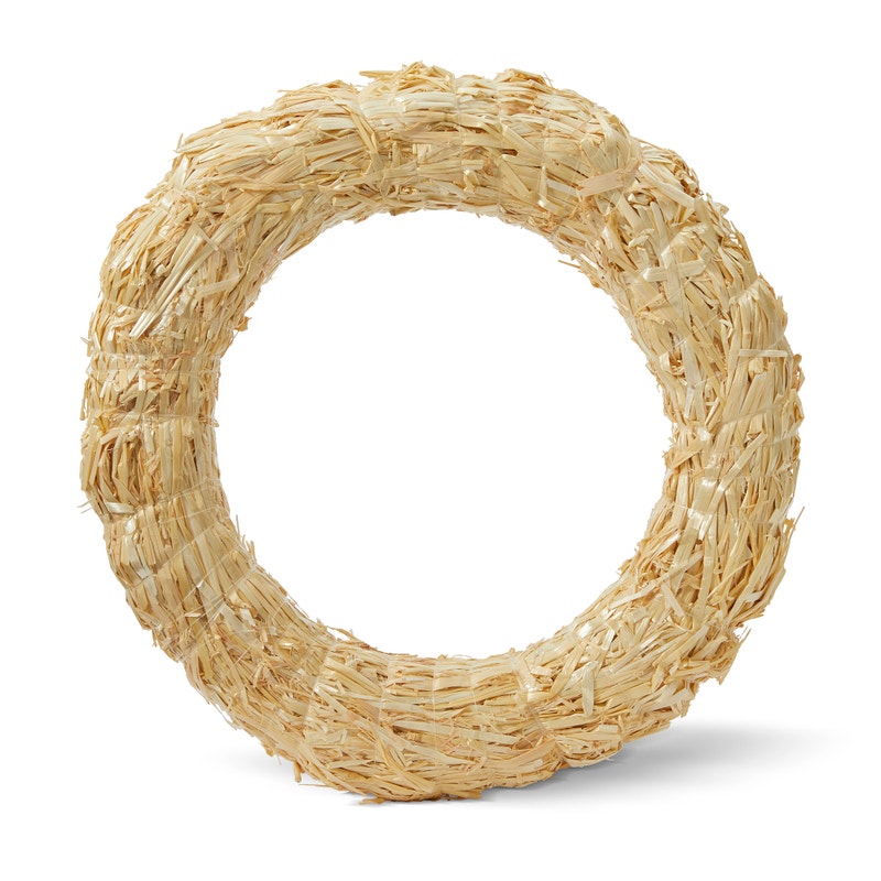 Clear-Wrapped Decorative Straw Wreath Form (CPG)
